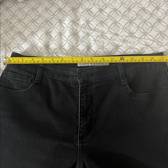 Jones New York Jeans - Beautiful Black Pants - Lexington Straight - Size 12 - Picture 16 of 16